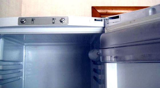 Перевесить двери холодильника в Кашире | Вызов мастера по холодильникам на дом